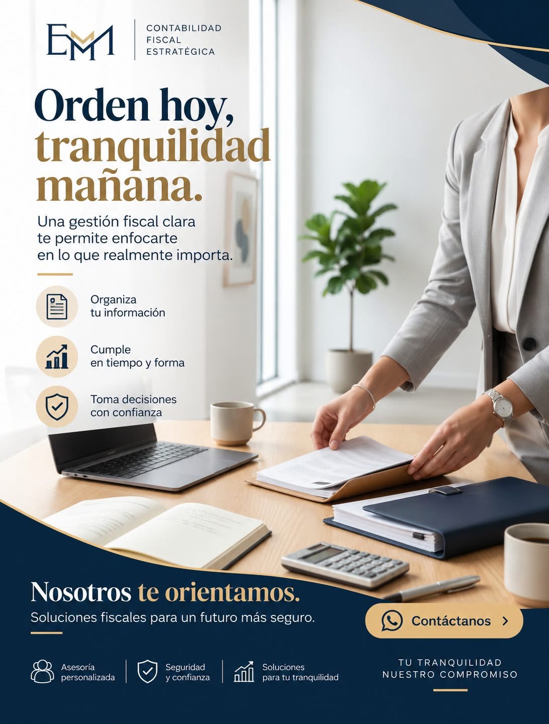 Profesional revisando documentación contable en oficina